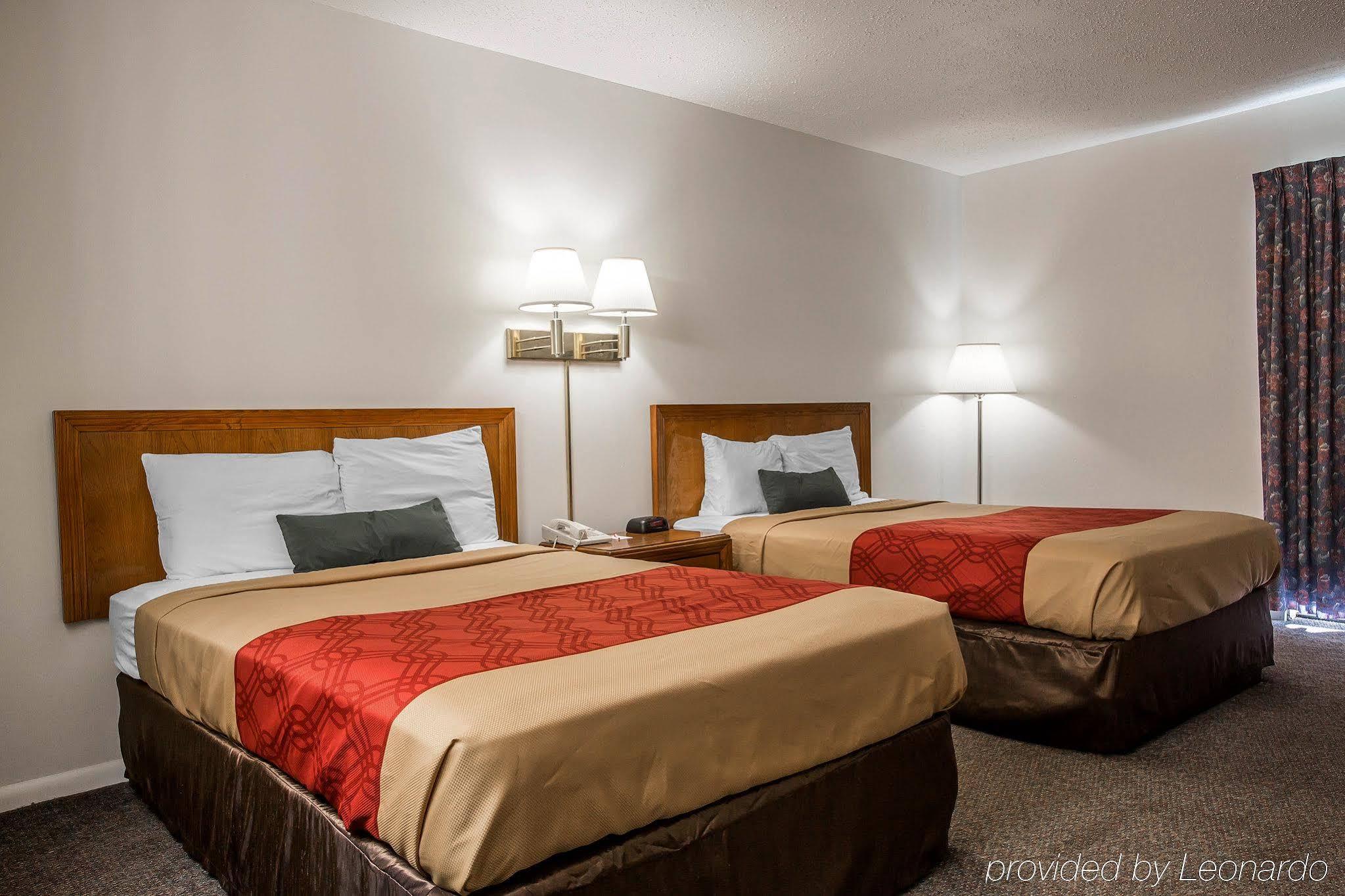 Malone Inn Extérieur photo
