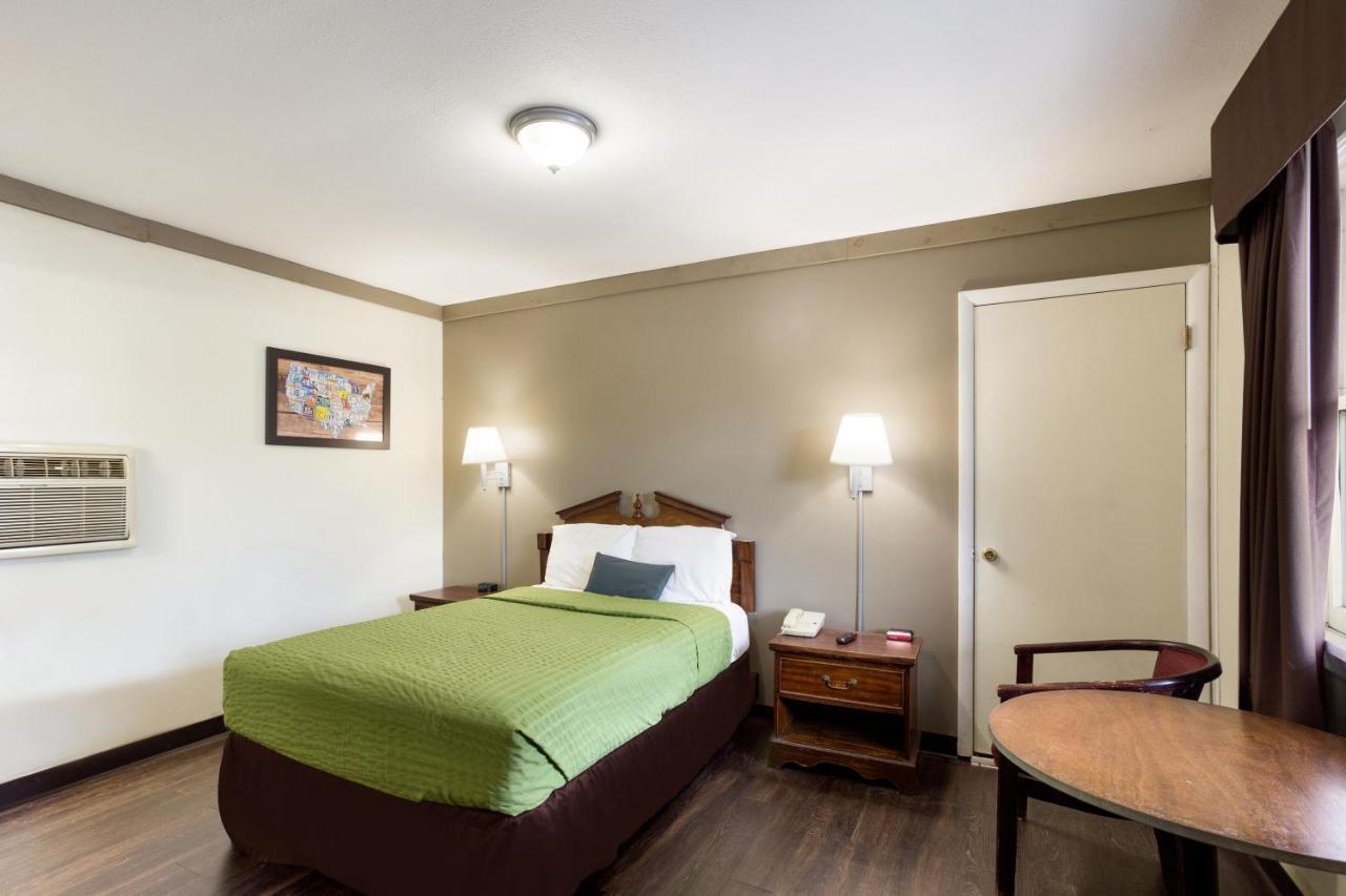 Malone Inn Extérieur photo
