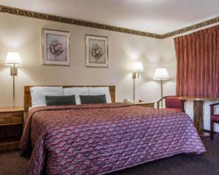 Malone Inn Extérieur photo