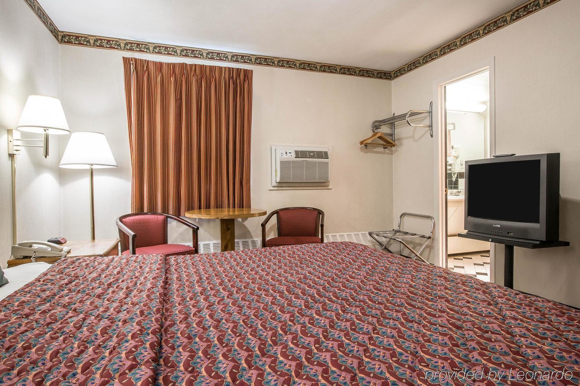 Malone Inn Extérieur photo