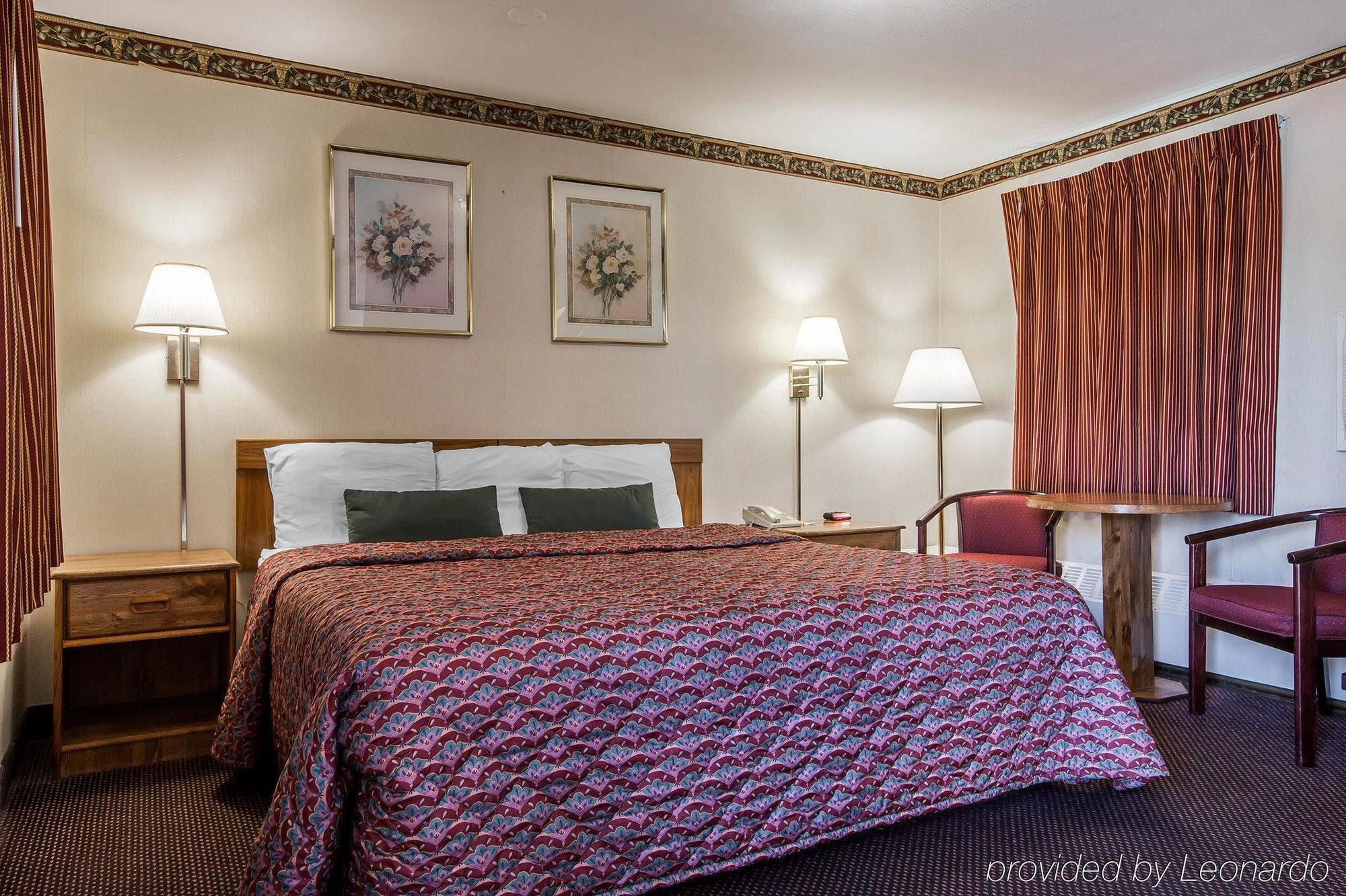 Malone Inn Extérieur photo